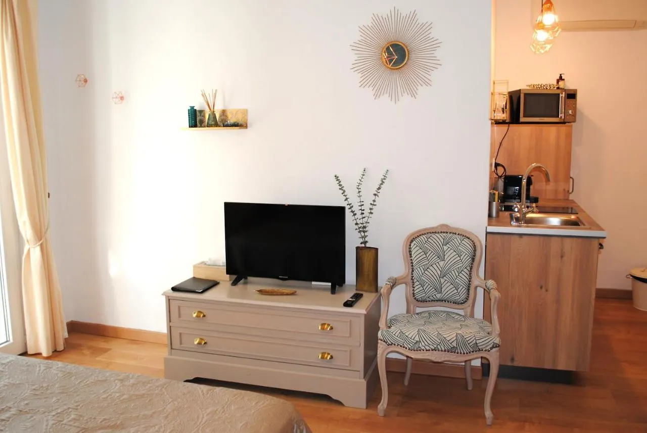 Terre De Bacchus Bed and Breakfast Vacqueyras